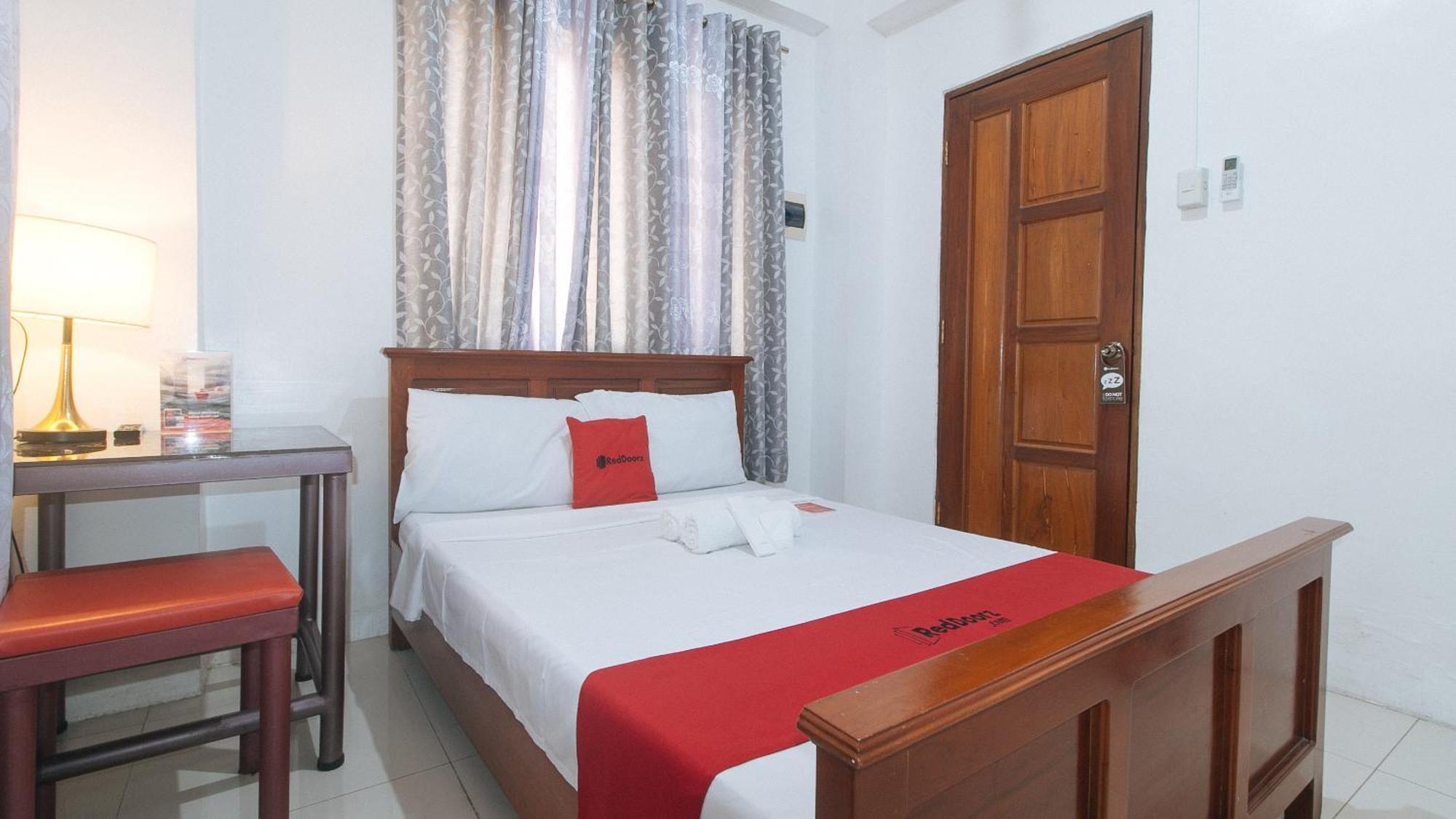 Готель Reddoorz Near Lrt 2 Antipolo Station Екстер'єр фото