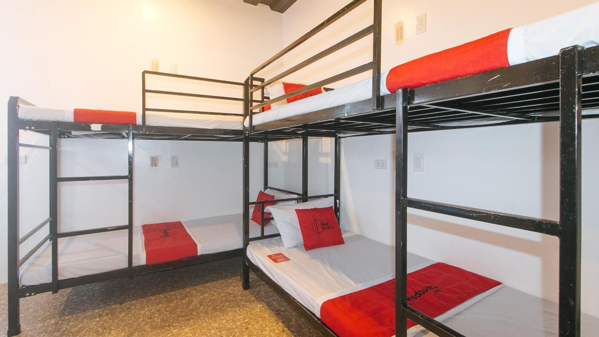 Готель Reddoorz Near Lrt 2 Antipolo Station Екстер'єр фото