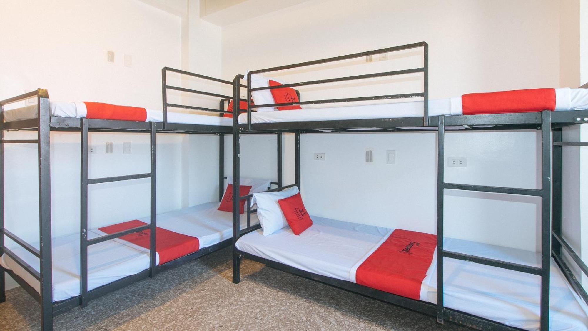 Готель Reddoorz Near Lrt 2 Antipolo Station Екстер'єр фото
